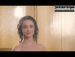 Emmanuelle Beart in L'amour en douce (1985) 7