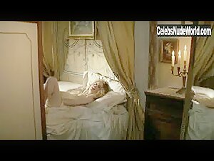 Emmanuelle Beart in Un amour interdit (1984) 7