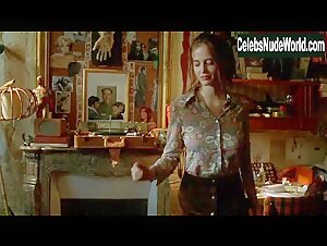 Eva Green Undress , boobs scene in Dreamers (2003) 5