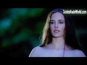 Eva Green Outdoor , Explicit in Camelot (series) (2011) 14