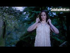 Eva Green Outdoor , Explicit in Camelot (series) (2011) 17