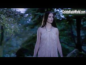Eva Green Outdoor , Explicit in Camelot (series) (2011) 5