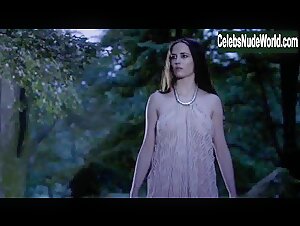 Eva Green Outdoor , Explicit in Camelot (series) (2011) 7