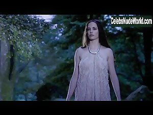 Eva Green Outdoor , Explicit in Camelot (series) (2011) 8