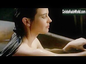 Eva Green Bathtub , boobs in Camelot (series) (2011) 9
