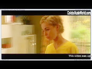 Emmanuelle Beart Blonde , boobs in Les temoins (2007) 17