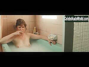 Emma Booth in Hounds of Love (2016) 17