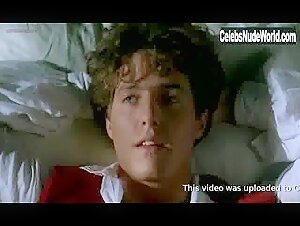 Elizabeth Hurley in Remando al viento (1988) 12