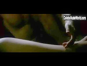 Estelle Desanges Explicit , Brunette in Une passion obsedante (2005) 5