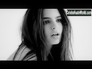 Emily Ratajkowski in Photo shooting (2013) 3