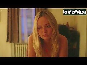 Emily Meade in Deuce (series) (2017) 8