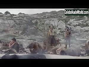 Emilia Clarke Outdoor , Nude in Game of Thrones (series) (2011) 3