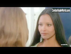Ely Galleani Explicit , Vintage in Emanuelle nera: Orient reportage (1976) 10