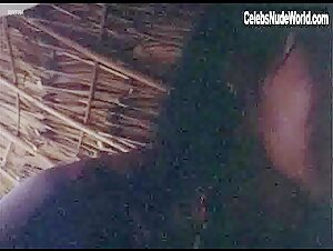 Elvire Audray Public Nudity , Vintage in Schiave bianche: violenza in Amazzonia (1985) 5