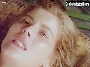 Elvire Audray Public Nudity , Vintage in Schiave bianche: violenza in Amazzonia (1985) 6
