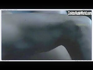 Elsa Zylberstein Brunette , Kissing in La petite Jerusalem (2005) 5