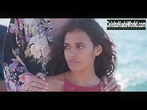 Elsa Pataky Outdoor , Blonde in Tidelands (series) (2018) 12