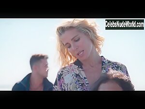 Elsa Pataky Outdoor , Blonde in Tidelands (series) (2018) 14