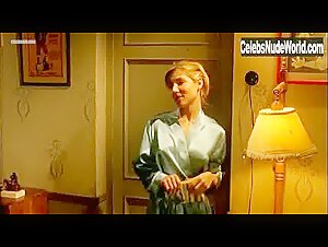 Elsa Pataky nude, shower scene in Ninette (2005) 3