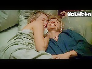 Ellen DeGeneres in If These Walls Could Talk 2 (2000) 20