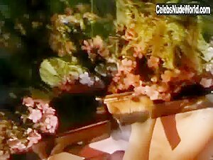 Elizabeth Sandifer Blonde , Bathtub in Sexual Outlaws (1994) 1