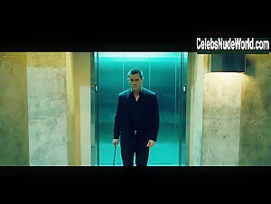 Elizabeth Olsen boobs , nude scene in Oldboy (2013) 20