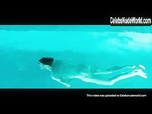 Elizabeth Olsen boobs , nude scene in Oldboy (2013) 4