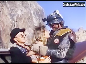 Elizabeth Kaitan in Savage Dawn (1985) 1