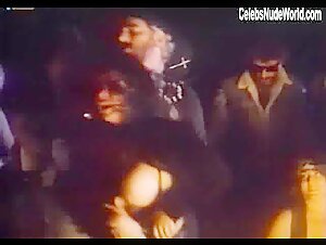 Elizabeth Kaitan in Savage Dawn (1985) 12