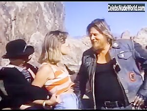 Elizabeth Kaitan in Savage Dawn (1985) 3