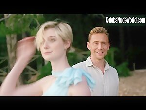 Elizabeth Debicki in Night Manager (series) (2016) 14