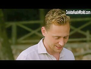 Elizabeth Debicki in Night Manager (series) (2016) 17