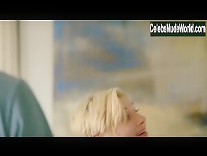 Elizabeth Debicki in Night Manager (series) (2016) 2