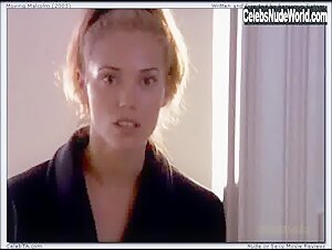 Elizabeth Berkley in Moving Malcolm (2003) 19