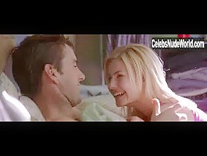 Elisha Cuthbert in Old School (2003) 12