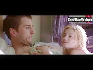 Elisha Cuthbert in Old School (2003) 5