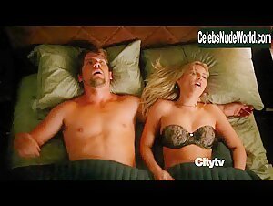 Elisha Cuthbert in Happy Endings (series) (2011) 1