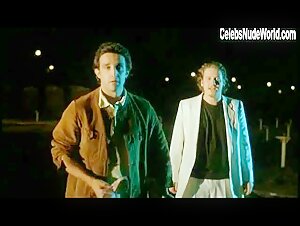 Elisabetta Cavallotti Explicit , Outdoor in Guardami (1999) 6