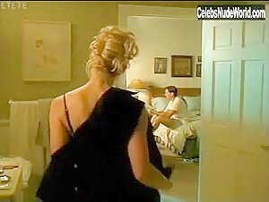 Elisabeth Shue in Trigger Effect (1996) 4
