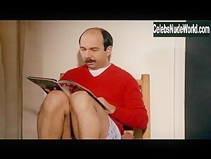 Elisa Servier boobs , Butt in Pour cent briques t'as plus rien (1982) 6