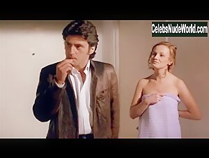 Elisa Servier boobs , Butt in Pour cent briques t'as plus rien (1982) 8