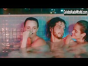 Eline Porto Pool , Compilation in A Segunda Vez (series) (2014) 14