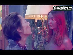 Elina Lowensohn in Notre-Dame des Hormones (2015) 12