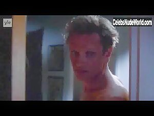 Elena Leeve nude, boobs scene in Aita (2001) 2