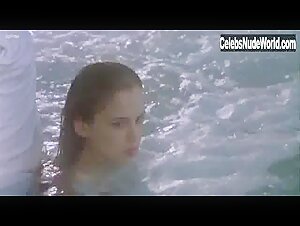 Elena Anaya in El invierno de las anjanas (2000) 15