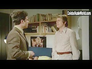 Effie Schou in Tandlaege pa sengekanten (1971) 1