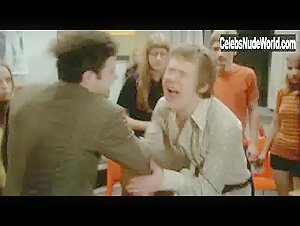 Effie Schou in Tandlaege pa sengekanten (1971) 19