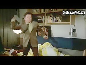 Effie Schou in Tandlaege pa sengekanten (1971) 7