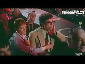 Effie Schou in Rektor pa sengekanten (1972)