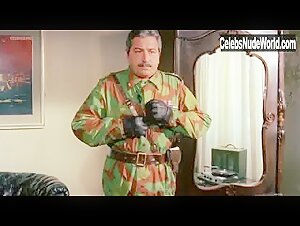 Edwige Fenech in La soldatessa alle grandi manovre (1978) 6